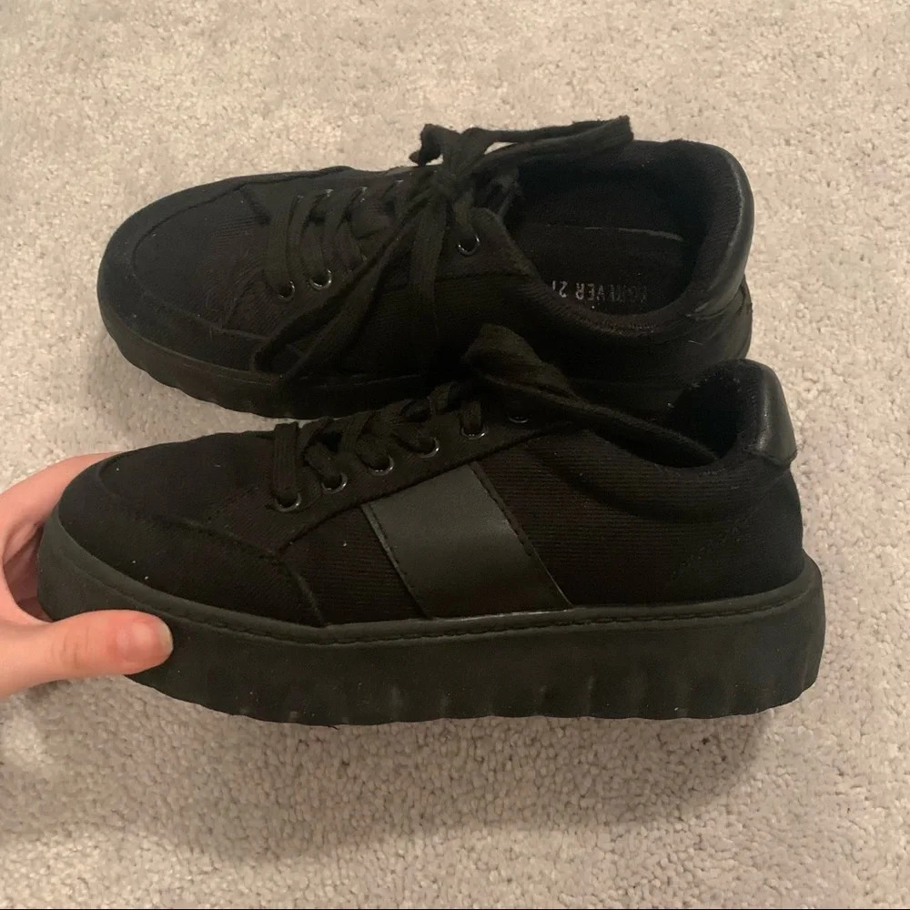 Forever 21 black sneakers size 6.5